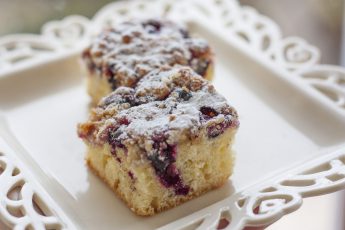 Sypany placek drożdżowy